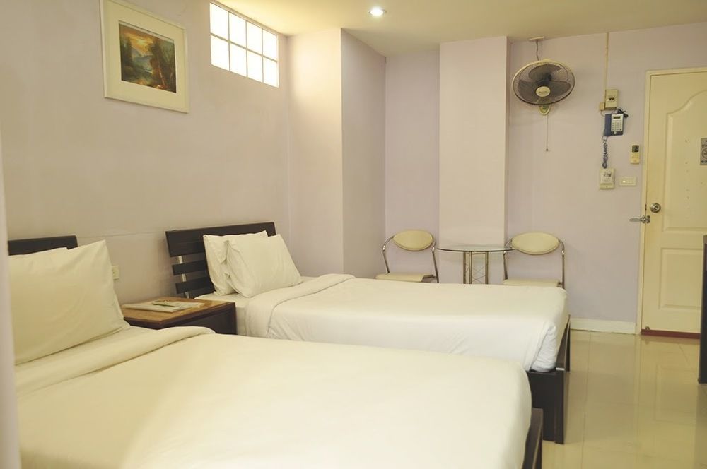 Ton Aor Place Hotel Bangkok Exterior photo