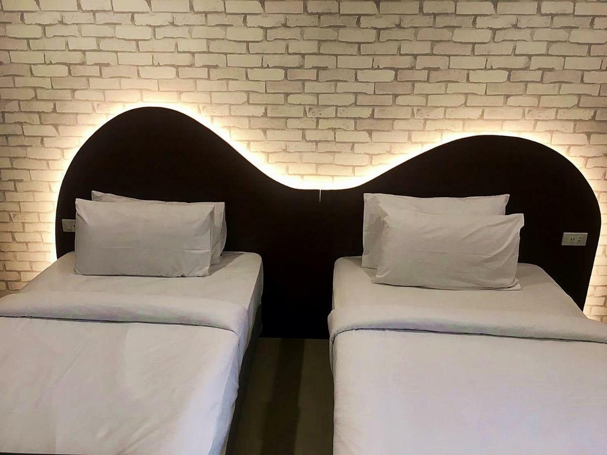 Ton Aor Place Hotel Bangkok Exterior photo