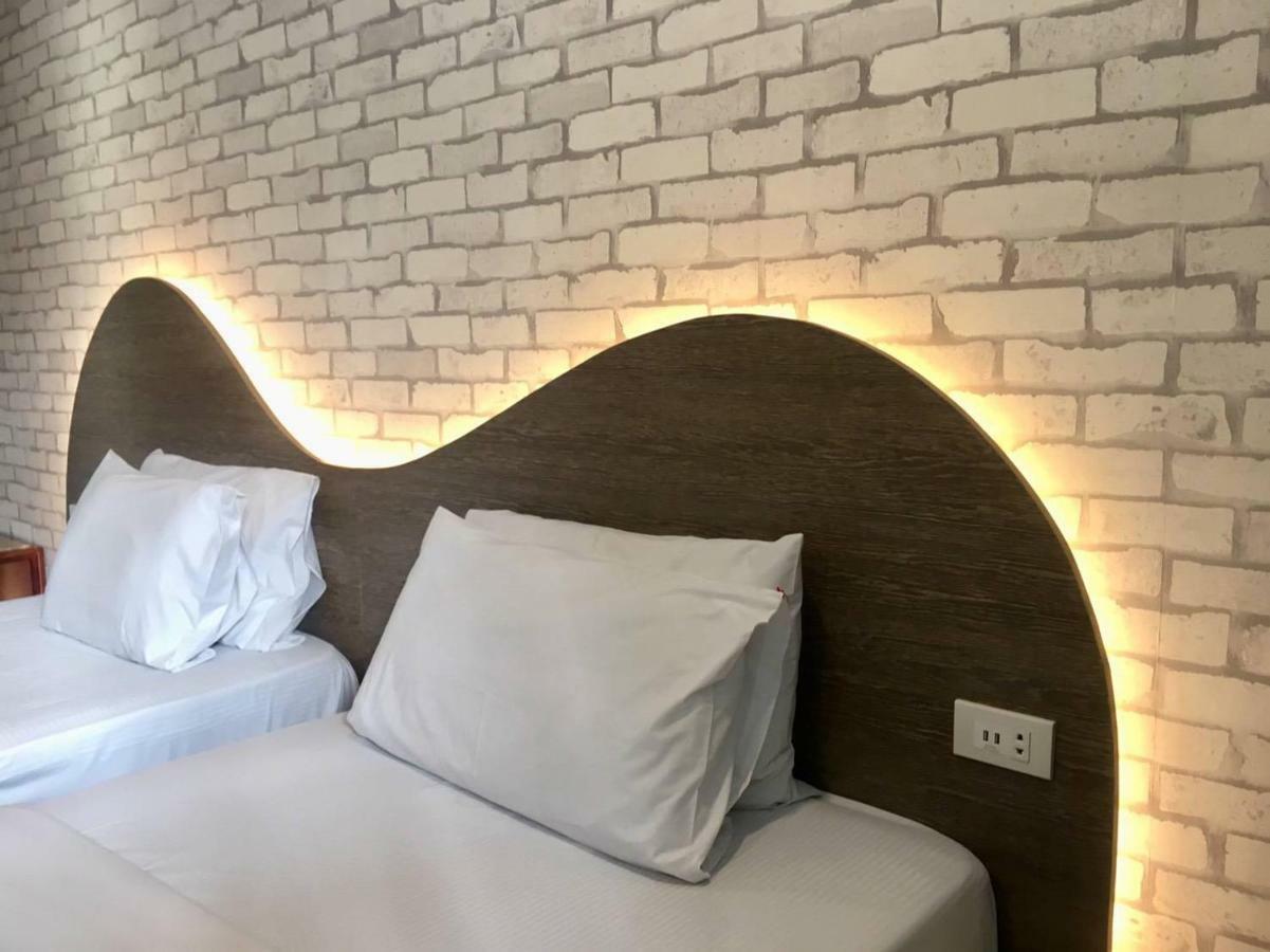 Ton Aor Place Hotel Bangkok Exterior photo