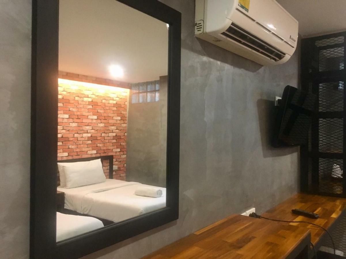 Ton Aor Place Hotel Bangkok Exterior photo