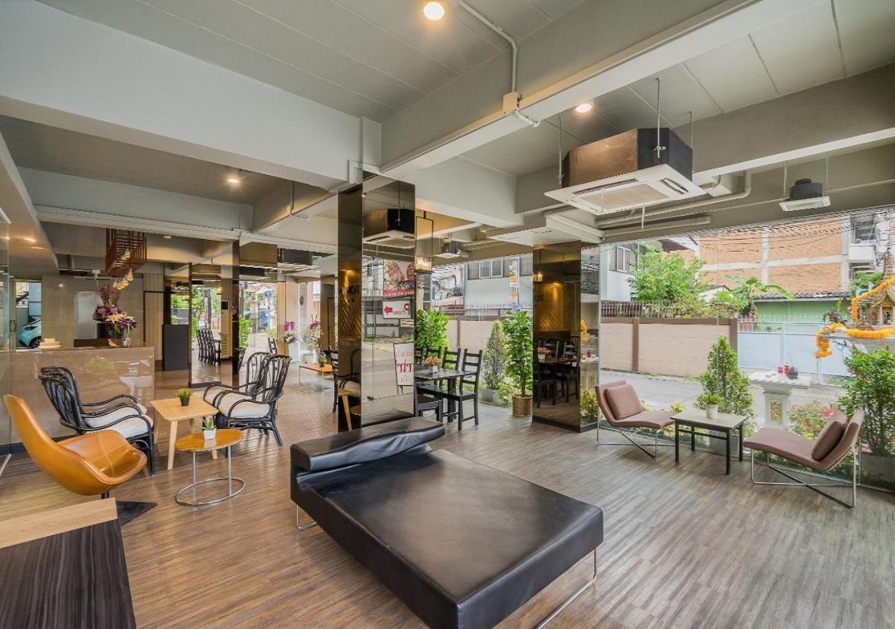 Ton Aor Place Hotel Bangkok Exterior photo