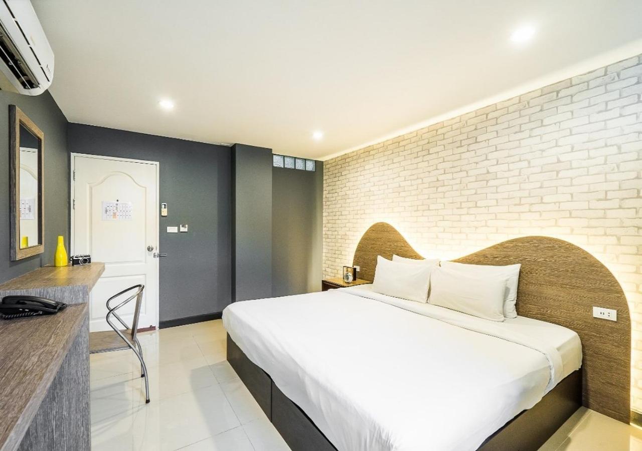 Ton Aor Place Hotel Bangkok Exterior photo