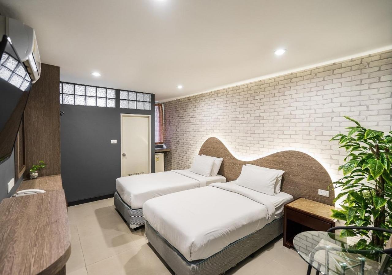 Ton Aor Place Hotel Bangkok Exterior photo